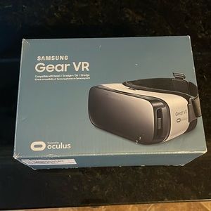 Samsung Gear VR. New without tag.